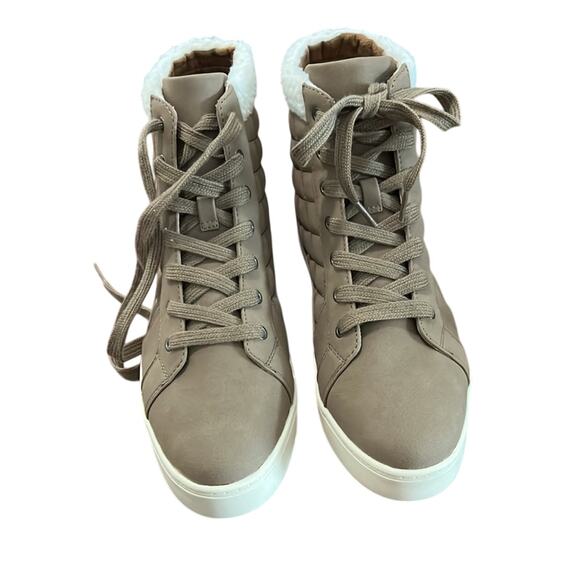 Wonderly Winny Taupe Faux Suede High Top Sneakers Woman Size 9 - Picture 1 of 9